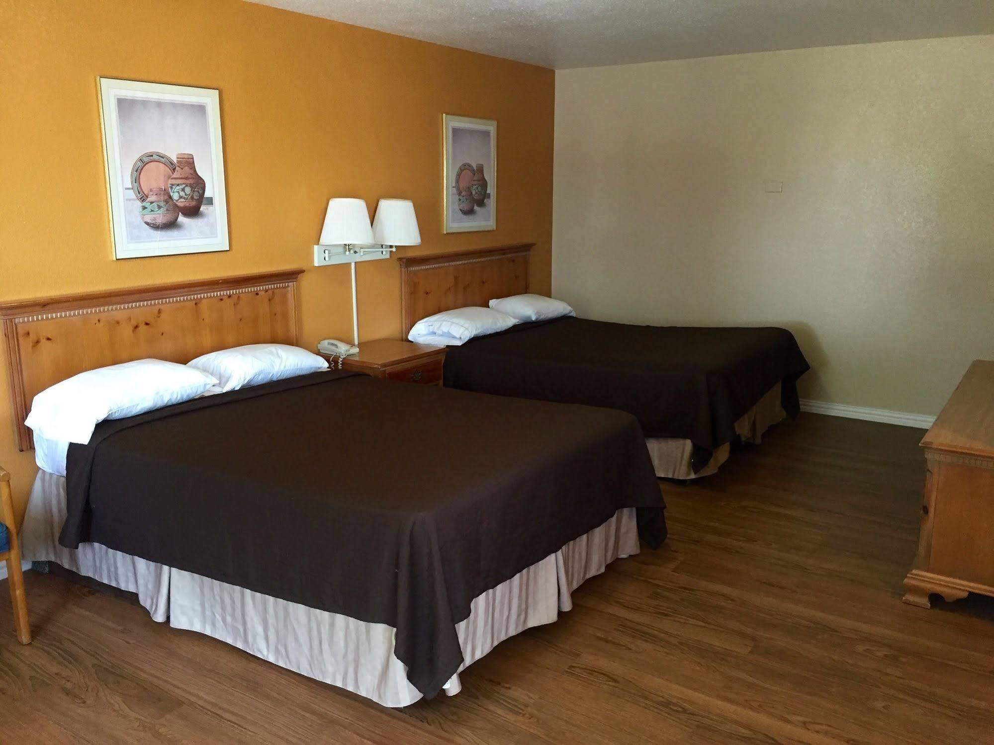 Regency Inn Hondo Exteriör bild